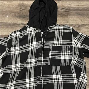 Rue21 Black & White Plaid Hooded Button-Down Shirt